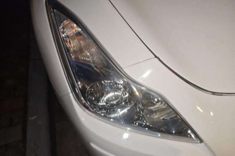 Used Infiniti Q60 2013 3.7L Right Front Headlight