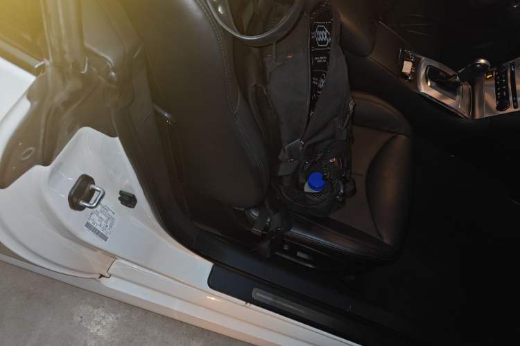 Used Infiniti Q60 2013 3.7L Right Front Seat