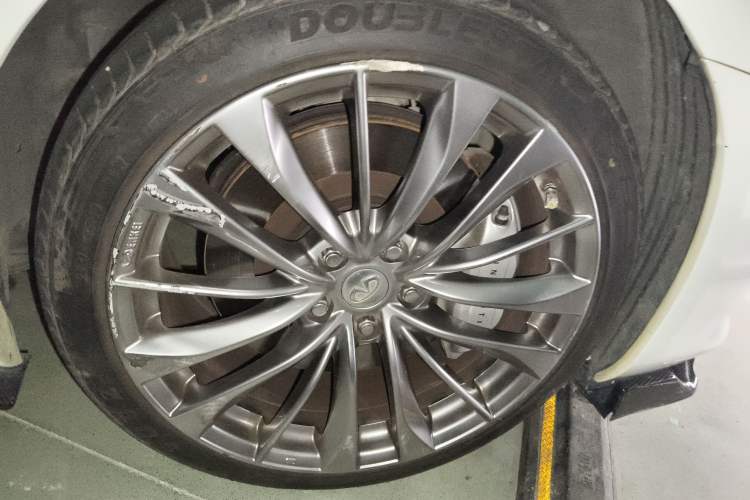 Used Infiniti Q60 2013 3.7L Right Front Wheel Hub