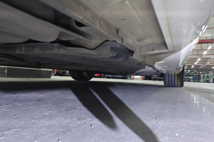 Used Infiniti Q60 2013 3.7L Right Side Sill