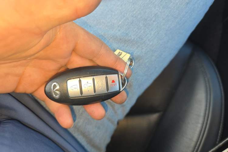 Used Infiniti Q60 2013 3.7L Vehicle Key
