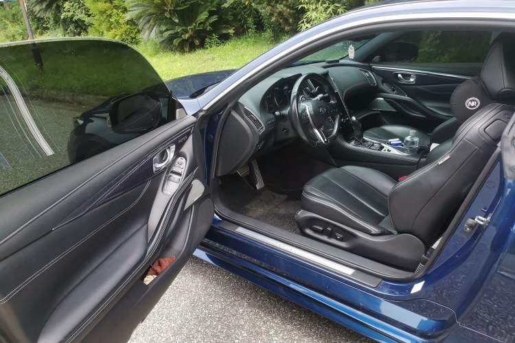 Used Infiniti Q60 2017 S 2.0T Luxury Sport Edition Driver Seat