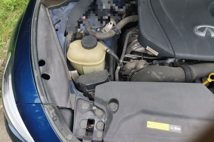 Used Infiniti Q60 2017 S 2.0T Luxury Sport Edition Engine Bay Right