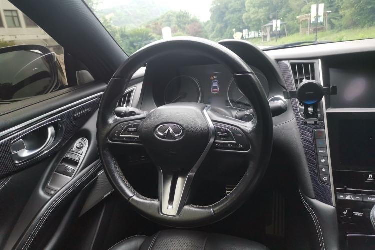 Used Infiniti Q60 2017 S 2.0T Luxury Sport Edition Steering Wheel