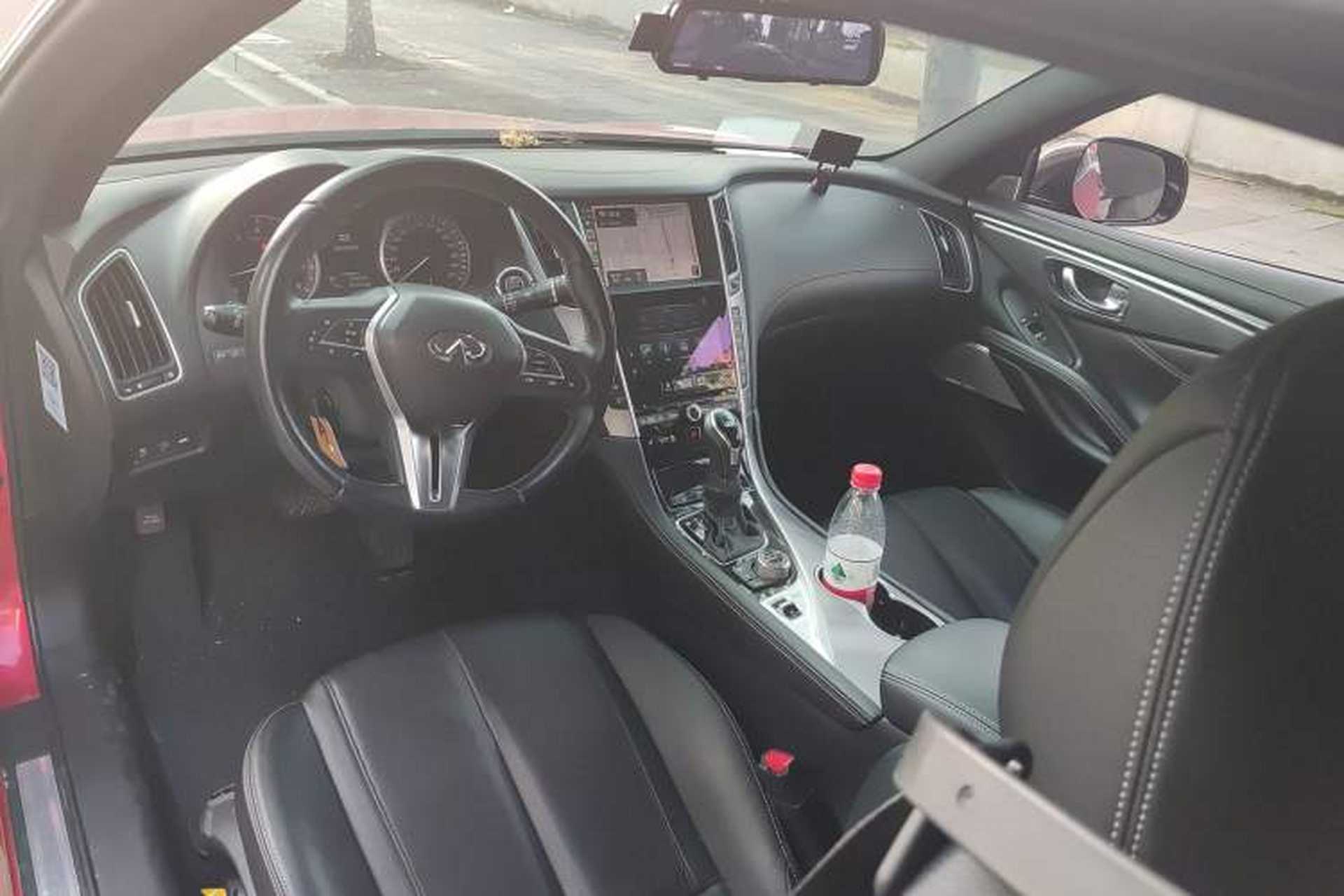 Used Infiniti Q60 2017 2.0T Luxury Edition Center Console