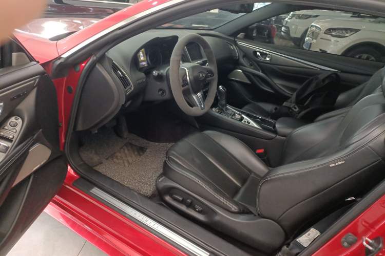 Used Infiniti Q60 2017 2.0T Luxury Edition Driver Seat