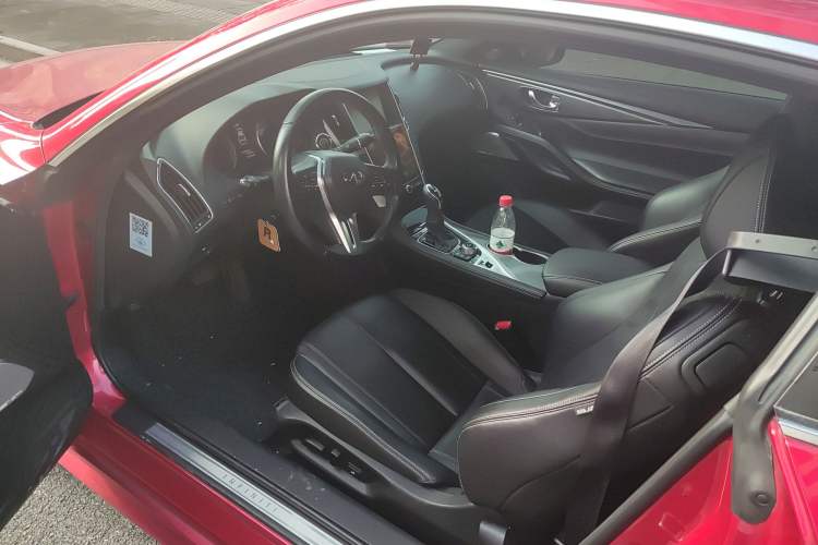 Used Infiniti Q60 2017 2.0T Luxury Edition Driver Seat