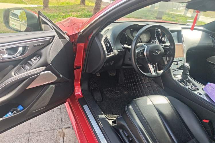 Used Infiniti Q60 2017 2.0T Luxury Edition Driver Seat