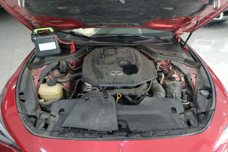 Used Infiniti Q60 2017 2.0T Luxury Edition Engine Bay
