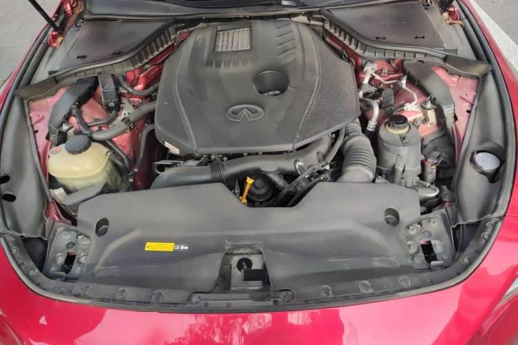 Used Infiniti Q60 2017 2.0T Luxury Edition Engine Bay