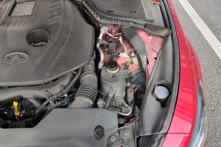 Used Infiniti Q60 2017 2.0T Luxury Edition Engine Bay Left