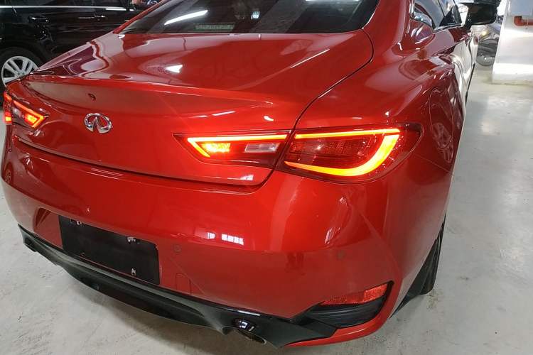Used Infiniti Q60 2017 2.0T Luxury Edition Exterior 6