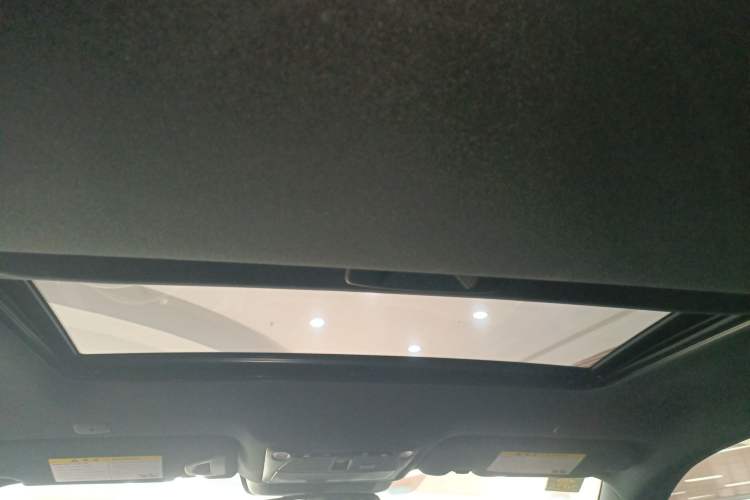 Used Infiniti Q60 2017 2.0T Luxury Edition Headliner