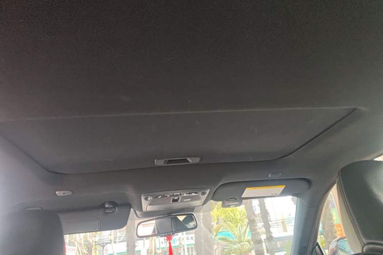 Used Infiniti Q60 2017 2.0T Luxury Edition Headliner