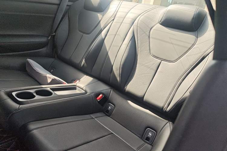 Used Infiniti Q60 2017 2.0T Luxury Edition Left Rear Seat