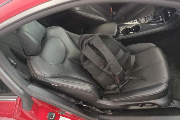 Used Infiniti Q60 2017 2.0T Luxury Edition Right Front Seat