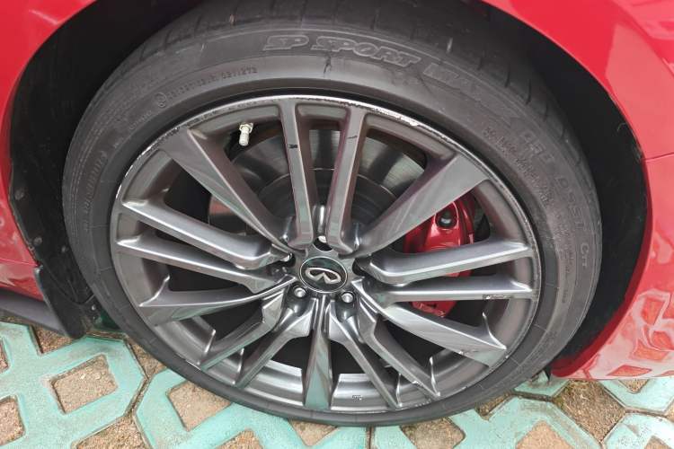 Used Infiniti Q60 2017 S 2.0T Luxury Sport Edition Right Front Wheel Hub
