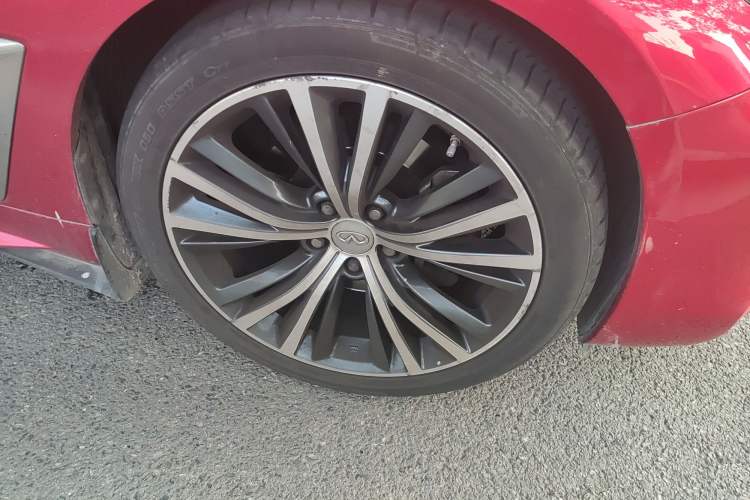Used Infiniti Q60 2017 2.0T Luxury Edition Right Front Wheel Hub