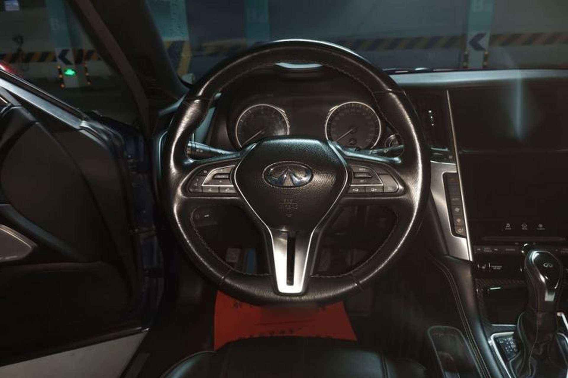 Used Infiniti Q60 2017 2.0T Luxury Edition Steering Wheel