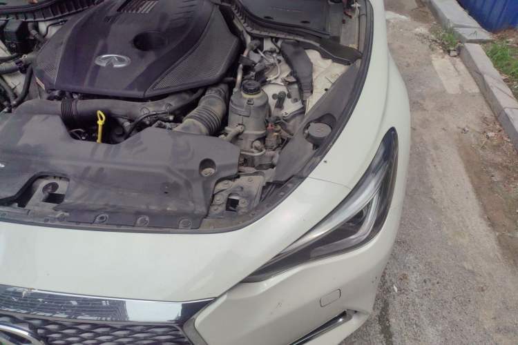 Used Infiniti Q60 2017 2.0T Luxury Edition Engine Bay Left