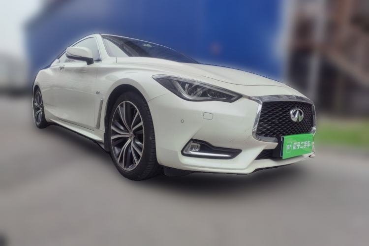 Used Infiniti Q60 2017 2.0T Luxury Edition Front Right 45 Deg