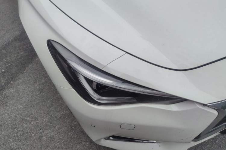Used Infiniti Q60 2017 2.0T Luxury Edition Right Front Headlight