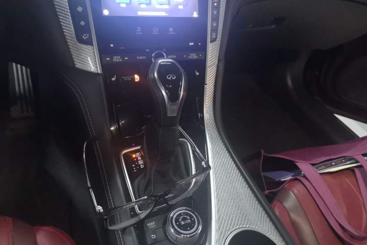 Used Infiniti Q60 2019 S 2.0T Luxury Sport Edition Gear Lever