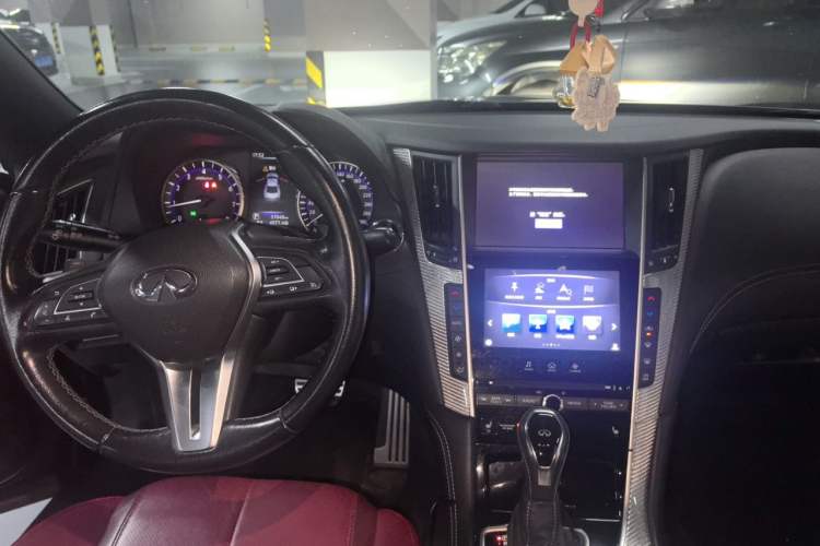 Used Infiniti Q60 2019 S 2.0T Luxury Sport Edition Steering Wheel