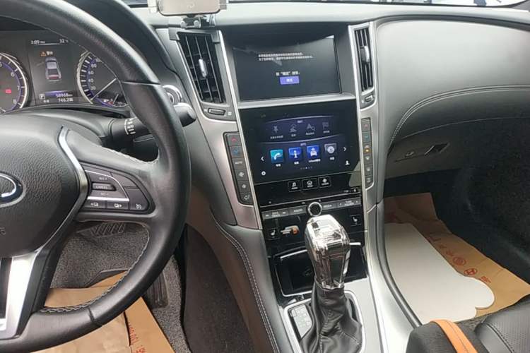 Used Infiniti Q60 2019 2.0T Luxury Edition Audio And AC Panel