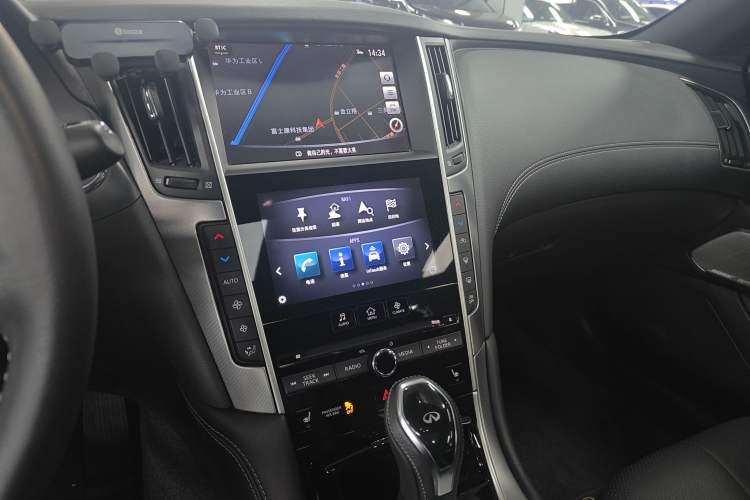 Used Infiniti Q60 2019 2.0T Luxury Edition Audio And AC Panel