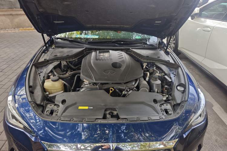 Used Infiniti Q60 2019 2.0T Luxury Edition Engine Bay