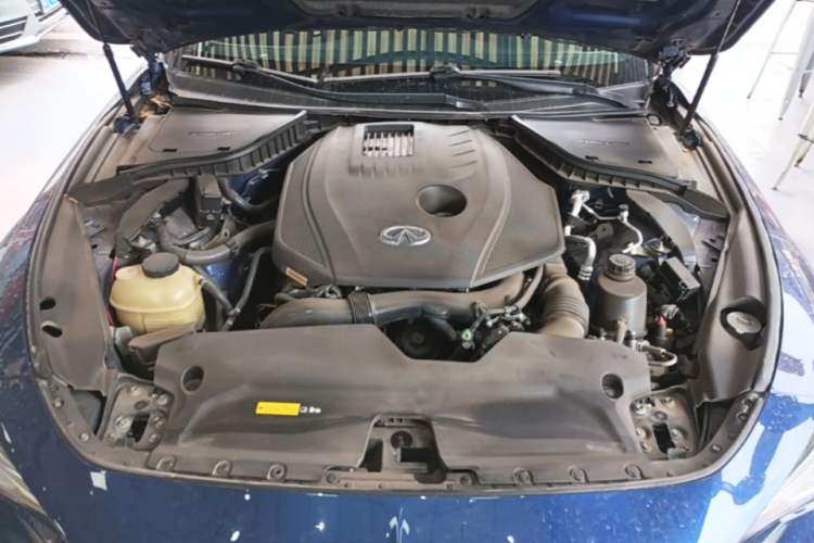 Used Infiniti Q60 2019 2.0T Luxury Edition Engine Bay