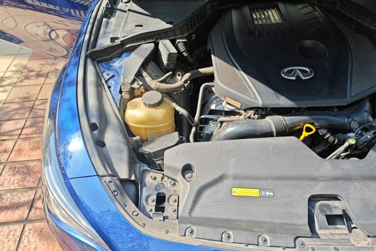 Used Infiniti Q60 2019 S 2.0T Luxury Sport Edition Engine Bay Right