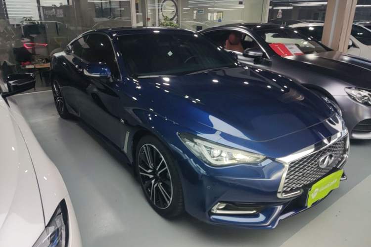 Used Infiniti Q60 2019 S 2.0T Luxury Sport Edition Front Right 45 Deg