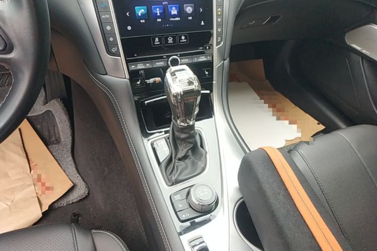 Used Infiniti Q60 2019 2.0T Luxury Edition Gear Lever