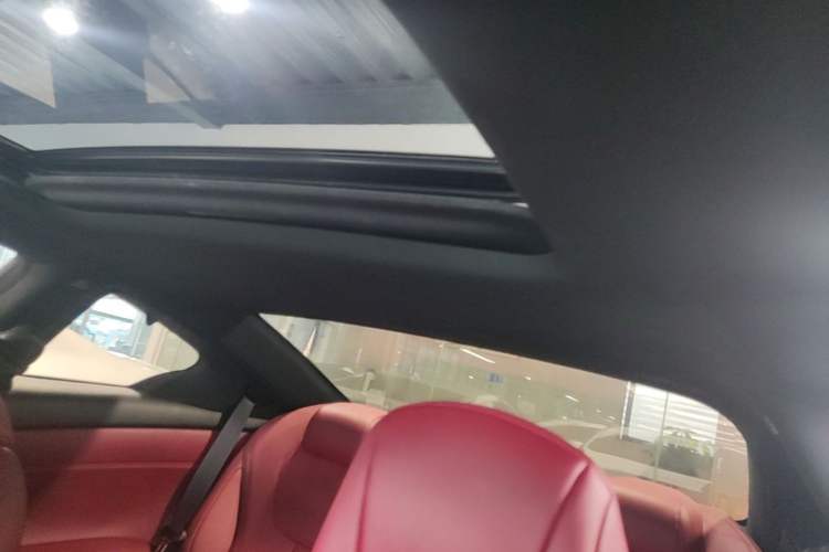 Used Infiniti Q60 2019 S 2.0T Luxury Sport Edition Headliner