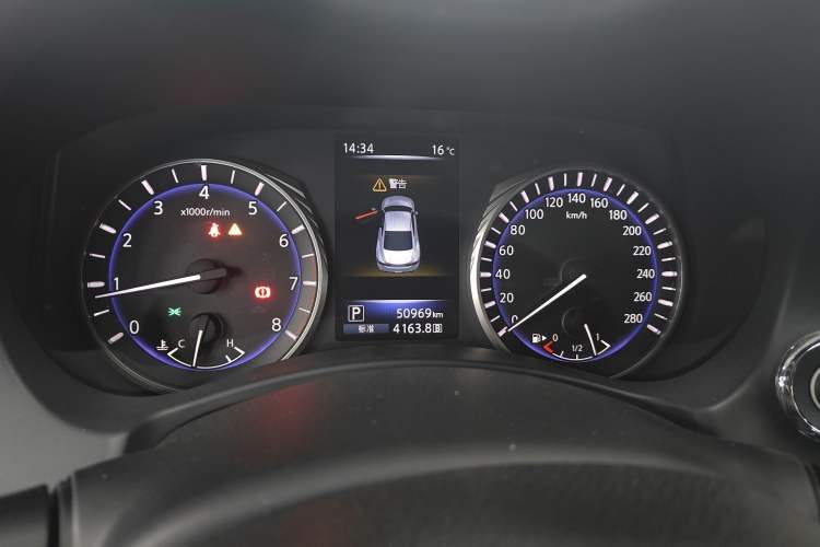 Used Infiniti Q60 2019 2.0T Luxury Edition Instrument Cluster