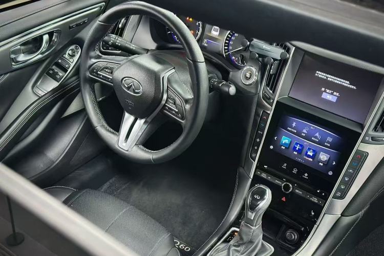 Used Infiniti Q60 2019 2.0T Luxury Edition Interior 3