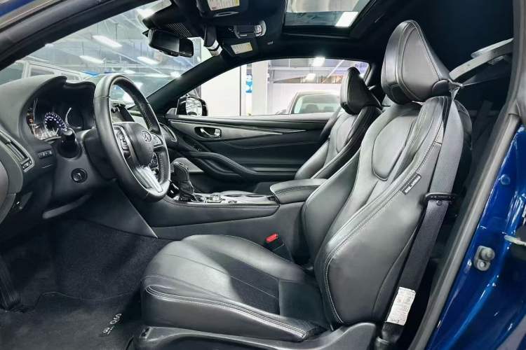 Used Infiniti Q60 2019 2.0T Luxury Edition Interior 4