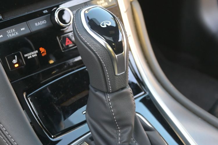 Used Infiniti Q60 2019 2.0T Luxury Edition Interior 4