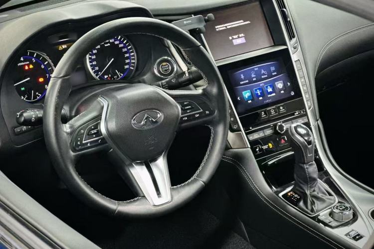 Used Infiniti Q60 2019 2.0T Luxury Edition Interior 5