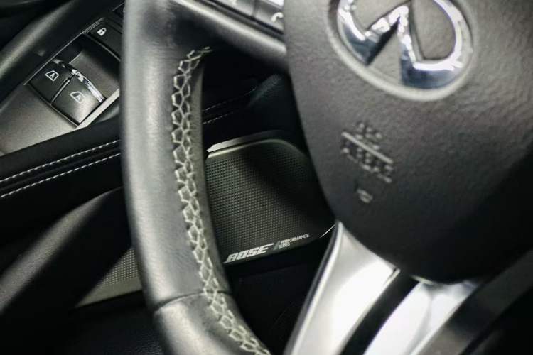 Used Infiniti Q60 2019 2.0T Luxury Edition Interior 6