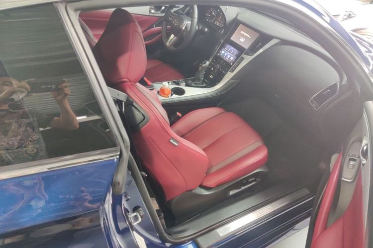 Used Infiniti Q60 2019 S 2.0T Luxury Sport Edition Right Front Seat