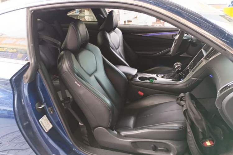 Used Infiniti Q60 2019 2.0T Luxury Edition Right Front Seat
