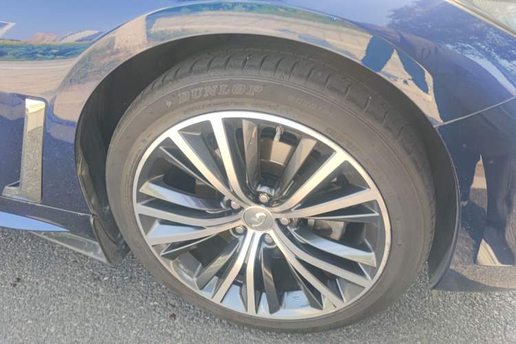 Used Infiniti Q60 2019 2.0T Luxury Edition Right Front Wheel Hub
