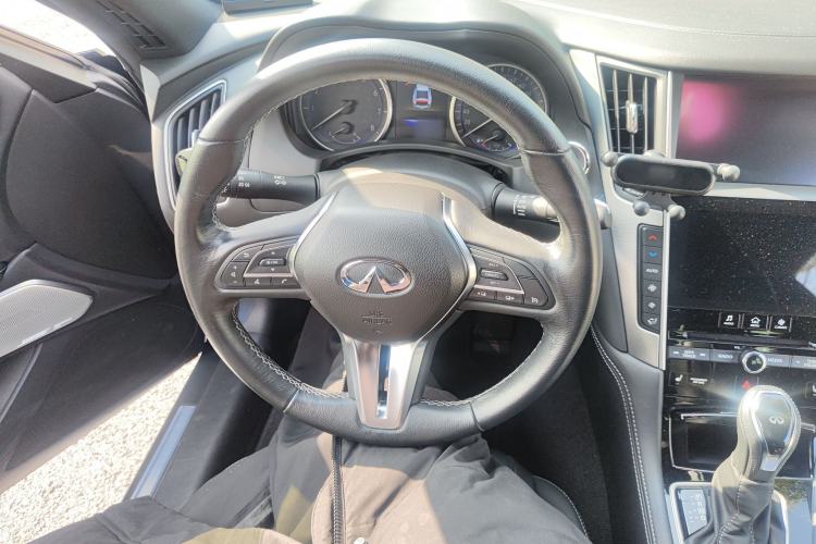 Used Infiniti Q60 2019 2.0T Luxury Edition Steering Wheel