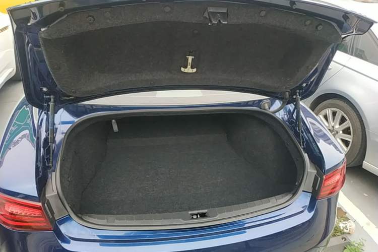 Used Infiniti Q60 2019 2.0T Luxury Edition Trunk