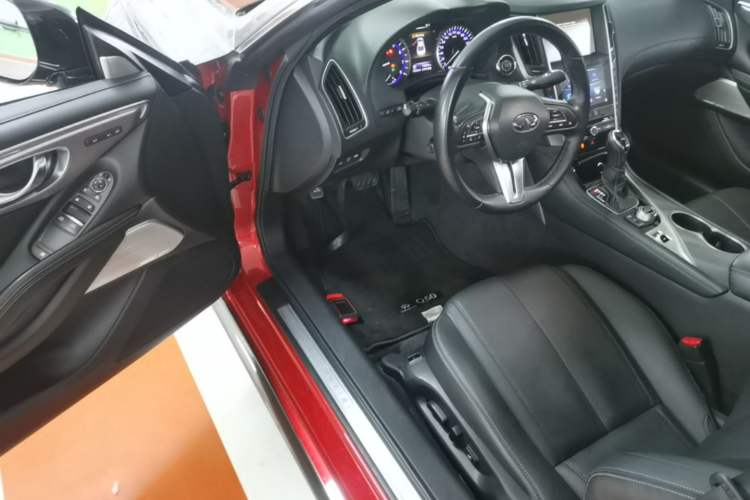 Used Infiniti Q60 2019 2.0T Luxury Edition Driver Seat