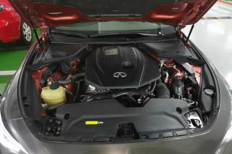 Used Infiniti Q60 2019 2.0T Luxury Edition Engine Bay