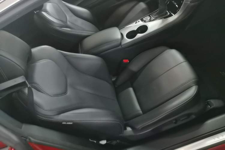Used Infiniti Q60 2019 2.0T Luxury Edition Right Front Seat